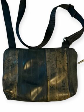 LINKS BY ANNETTE Upcycled Bicycle Inner Tube Crossbody Messenger Bag Black